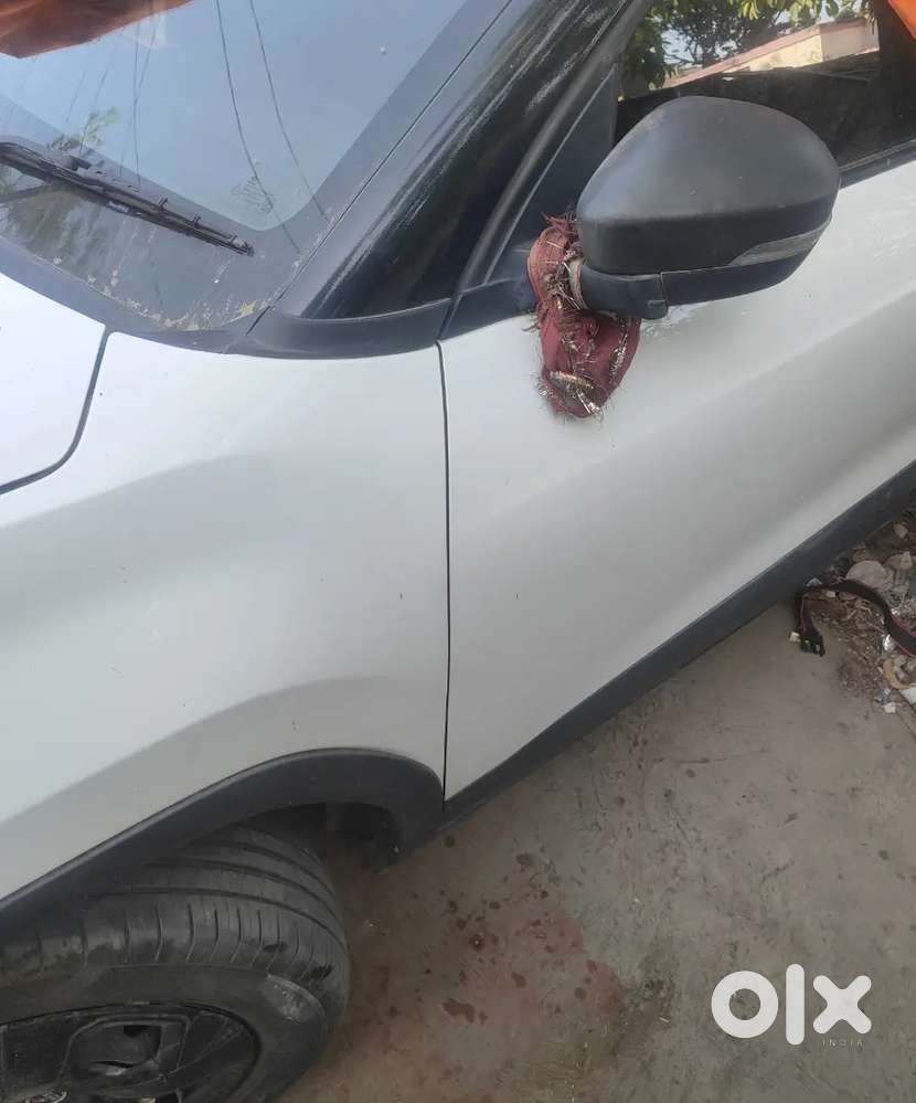 Tata Punch Base Model -central Locking + Speaker Base Tube Display