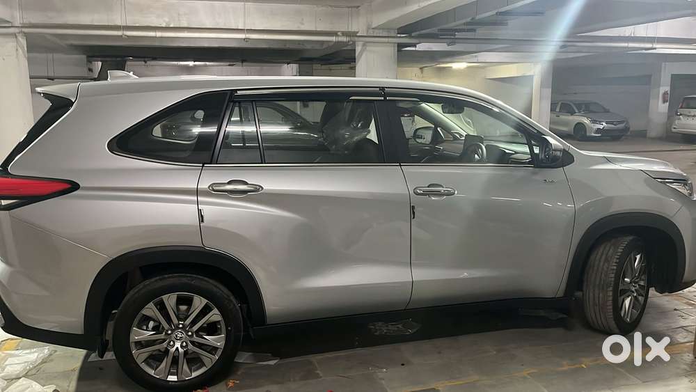 Toyota Innova Hycross 2.0 Zx Hybrid 7 Str, 2026, Petrol