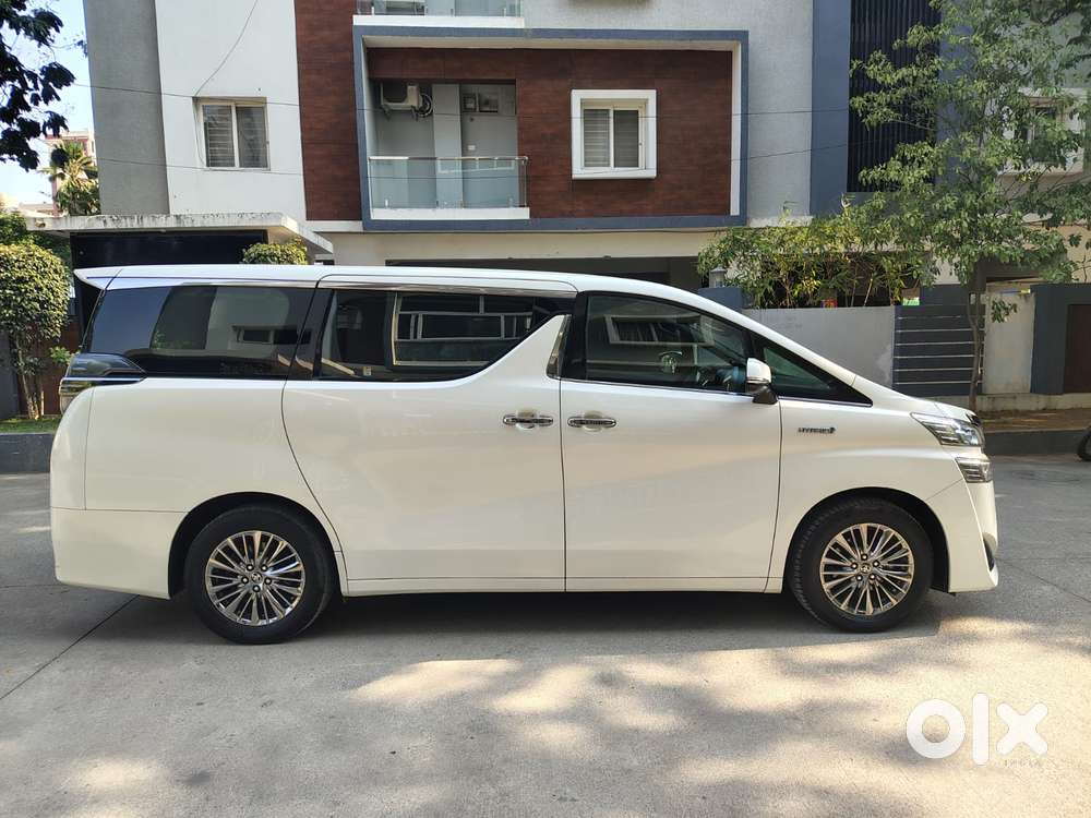 Toyota Vellfire 2.5 Hybrid, 2021, Petrol