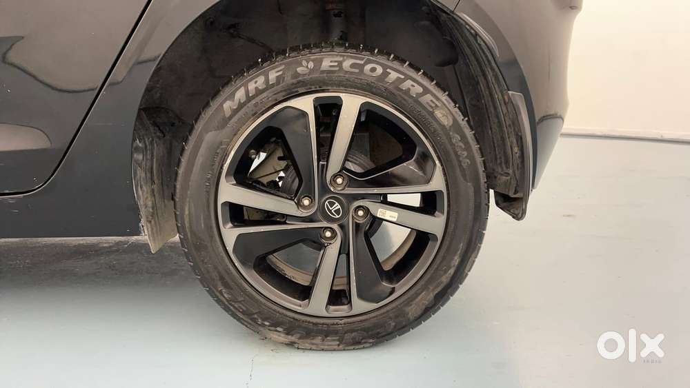 Tata Altroz 1.2 Xz Plus Dark Edition, 2023, Petrol