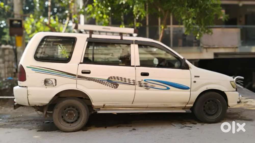 2011 Chevrolet Tavera 7-seater