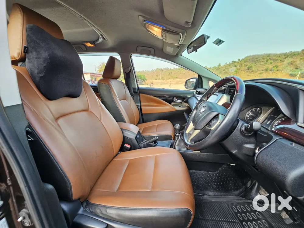 Toyota Innova Crysta 2.4 V (8 Seater) 2017 – Excellent Condition