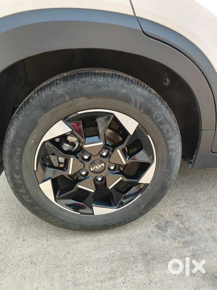Kia Sonet 1.0 Dct 2024 28000 Km Driven