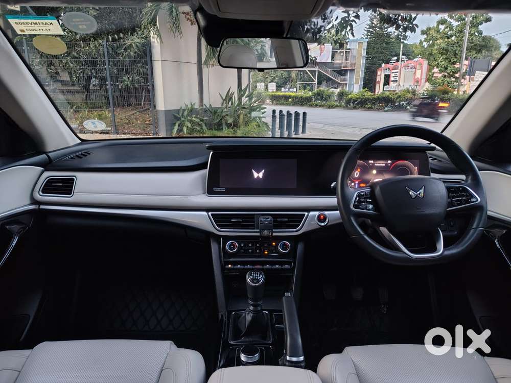 Mahindra Xuv700 2.2 Ax 7 Diesel Mt Str, 2023, Diesel