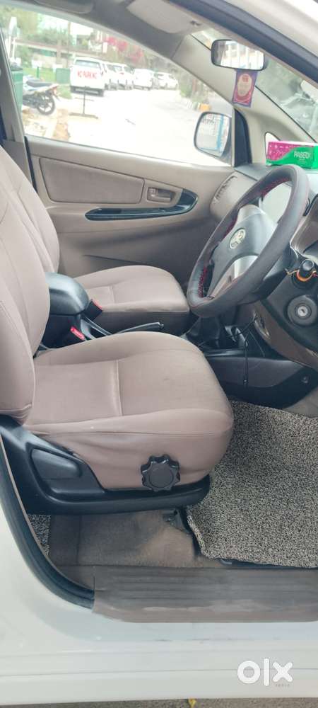 Toyota Innova 2012-2013 2.5 G (diesel) 7 Seater, 2015