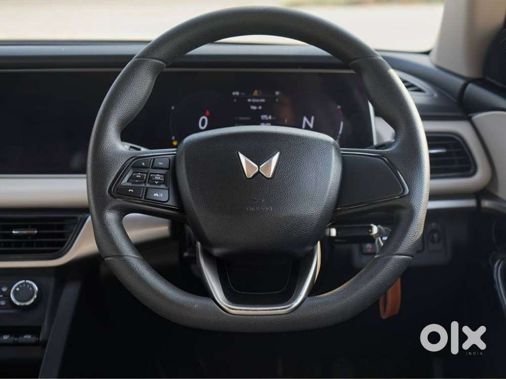 Mahindra Xuv700 2.2 Ax 5 Diesel Mt 7 Str, 2022, Diesel