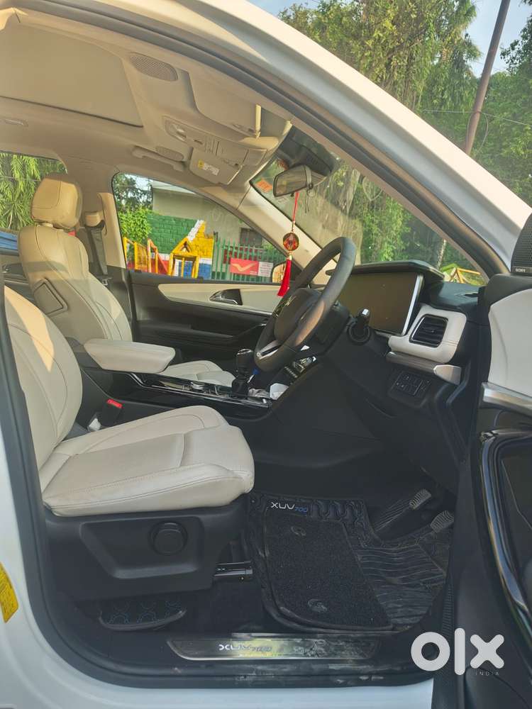 Mahindra Xuv700 2.2 Ax 7 Diesel Mt Luxury Pack Str, 2025, Diesel