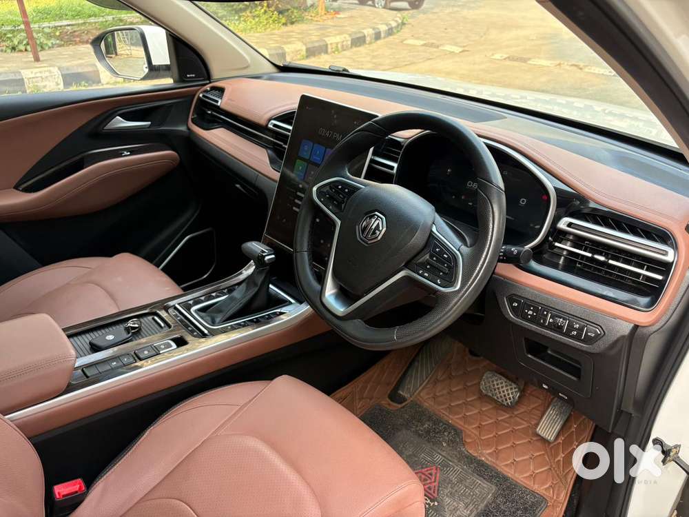 Mg Hector Plus Sharp Pro 1.5 Turbo Petrol Cvt 7 Str, 2024, Petrol