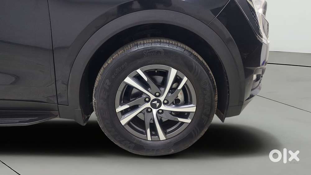 Mahindra Xuv700 2.0 Ax 5 Petrol At Str, 2024, Petrol