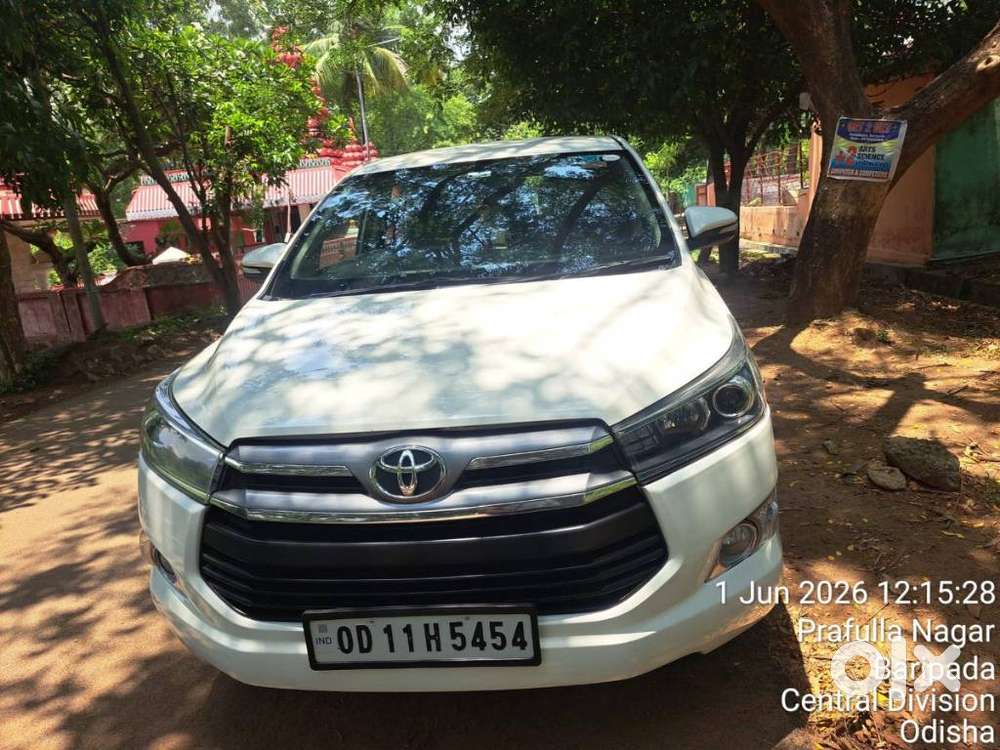 Toyota Innova Crysta 2.4 V, 2016