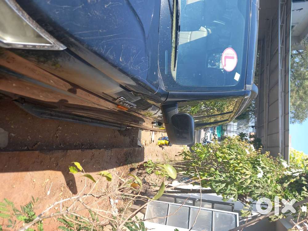 Mahindra Tuv Diesel 2017, T8 Car, Black, 7 Seater, Good Condition