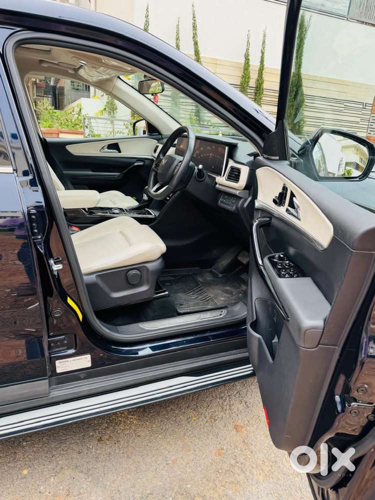 Mahindra Xuv700 2.2 Ax 7 Diesel At Str Awd, 2024, Diesel