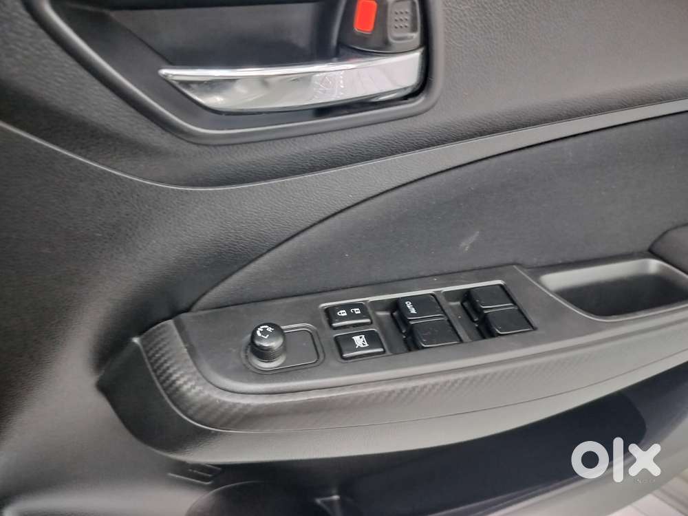 Maruti Suzuki Swift Vxi + Manual, 2023, Petrol