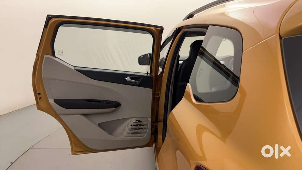 Renault Triber Rxz Easy-r Amt, 2020, Petrol