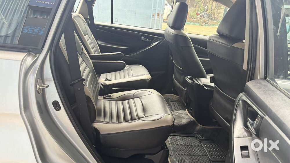 Toyota Innova Crysta 2.4 G Plus Mt 8 Str, 2018, Diesel
