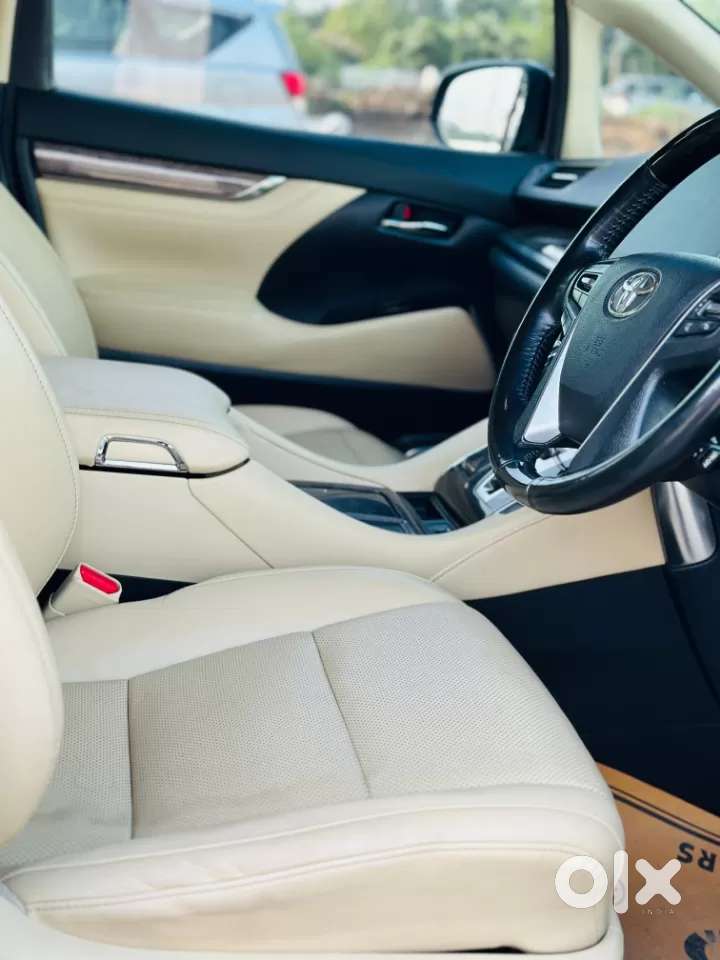 Toyota Vellfire Vip – Executive Lounge, 2023, Petrol