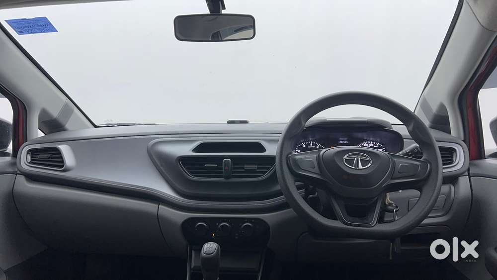 Tata Altroz 1.2 Xe, 2020, Petrol