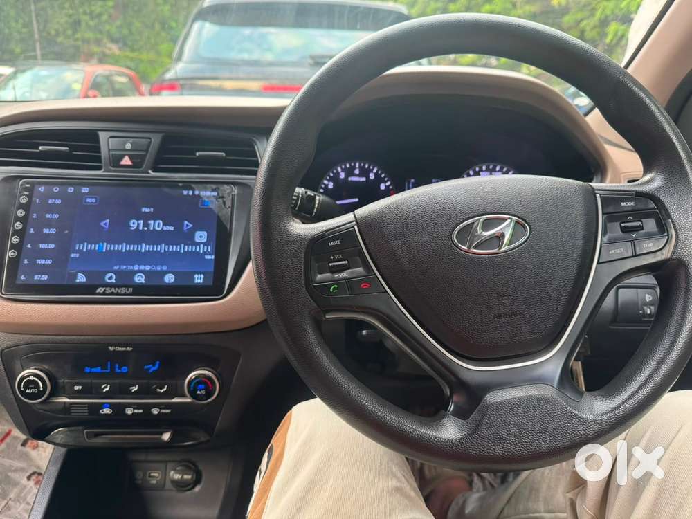 Hyundai I20 Sportz 2015 Petrol Well Maintained