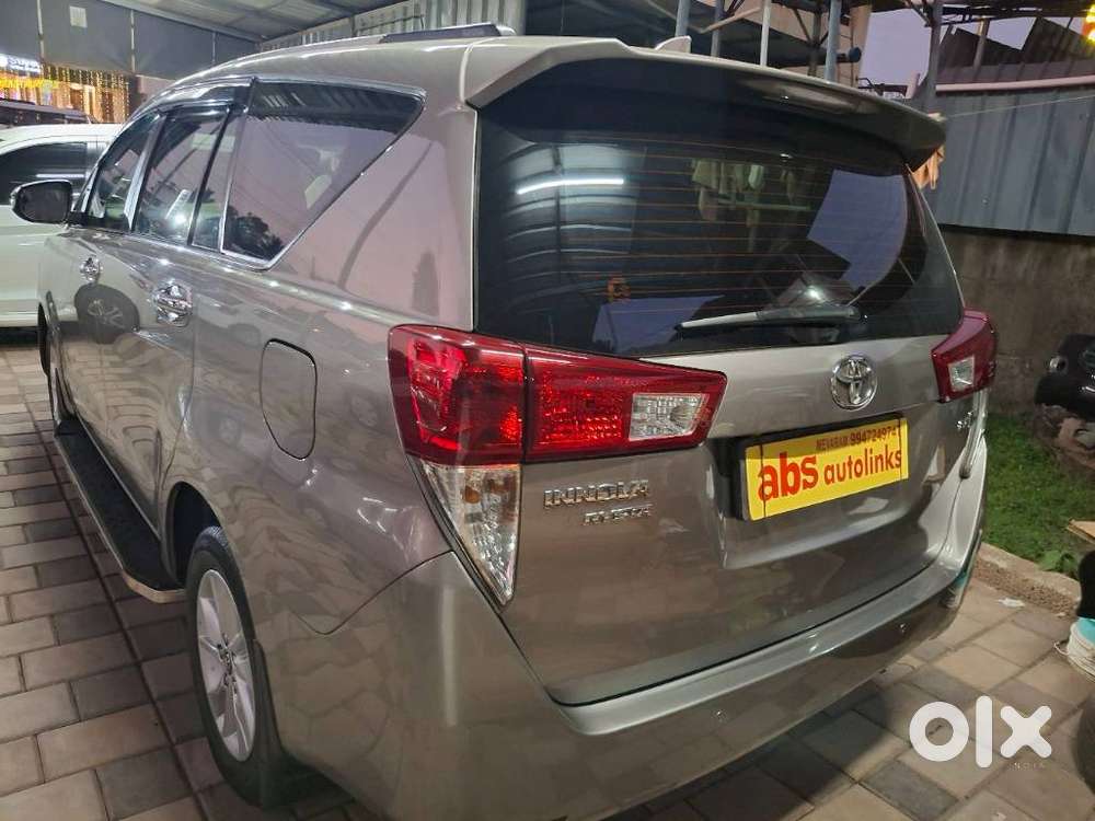 Toyota Innova Crysta 2.8 Z, 2017