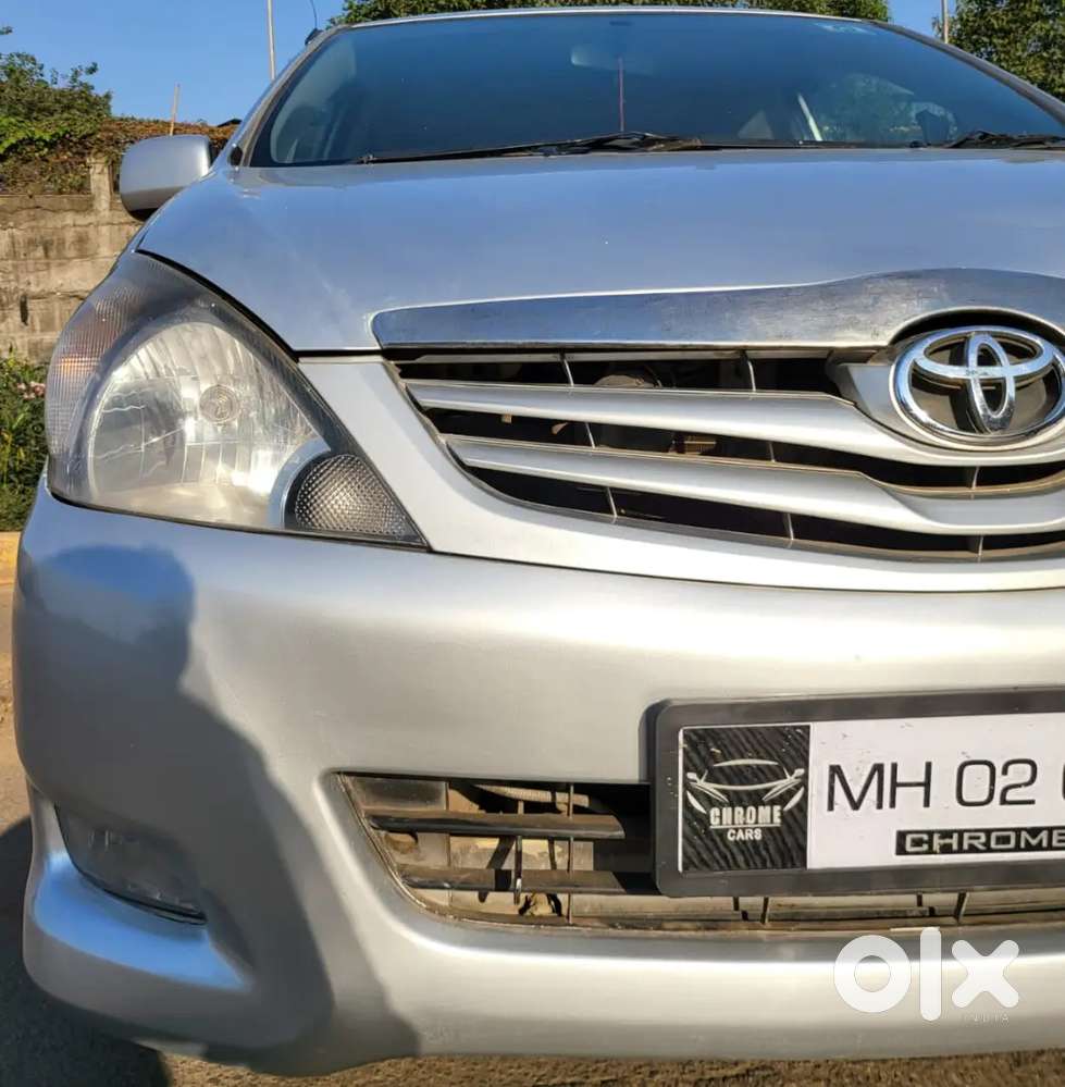 Toyota Innova Hycross 2011 113000 Km