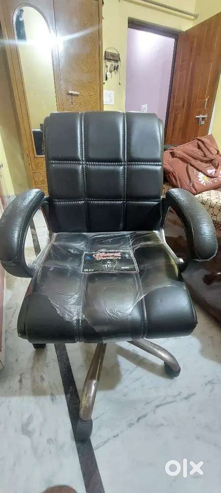 कुसीँ  बेचनी  है
