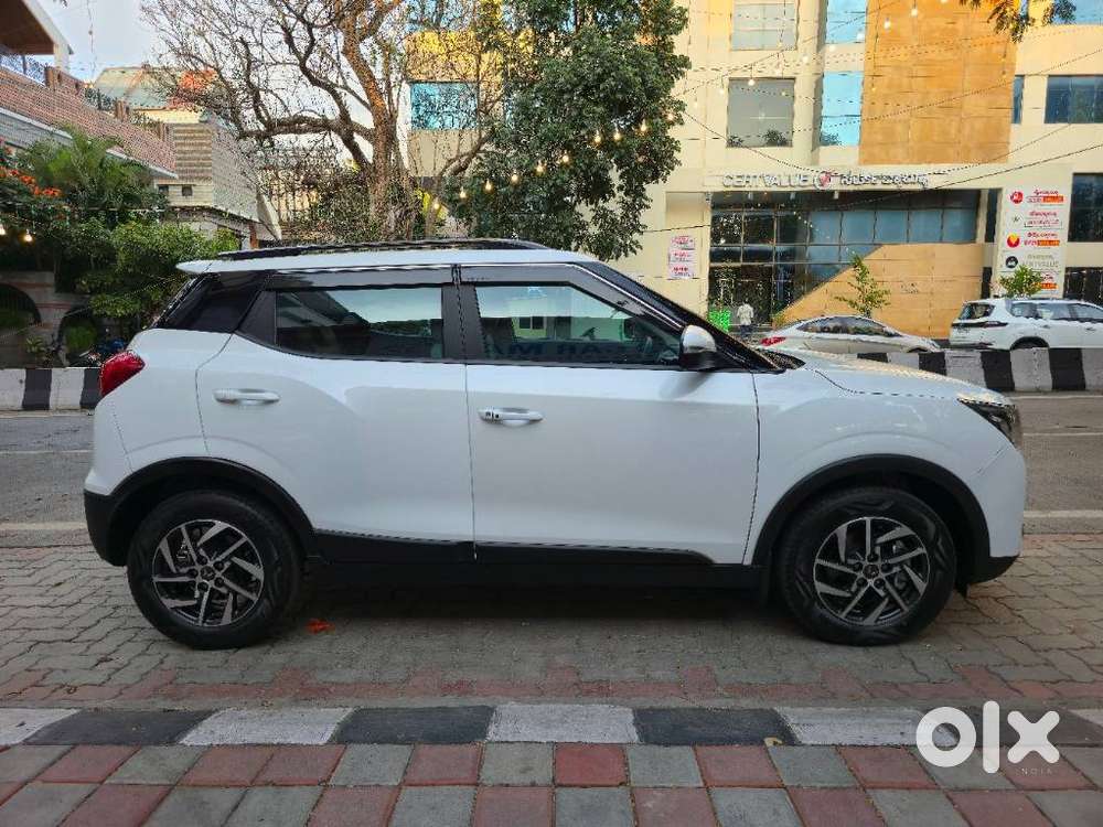Mahindra XUV300 W8 Option, 2024, Petrol