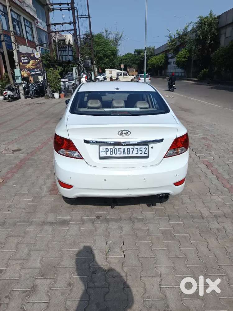 Hyundai Verna Crdi 2011