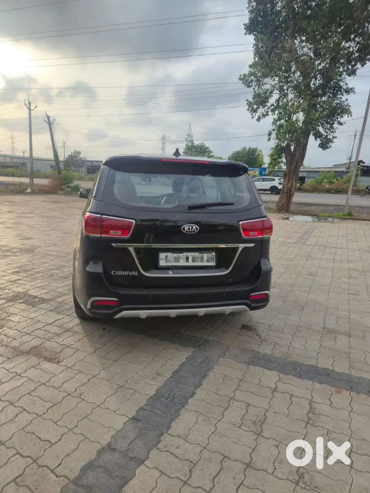 Kia Carnival 2020 Diesel 95000 Km Driven