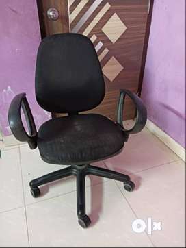 Olx deals rolling chair