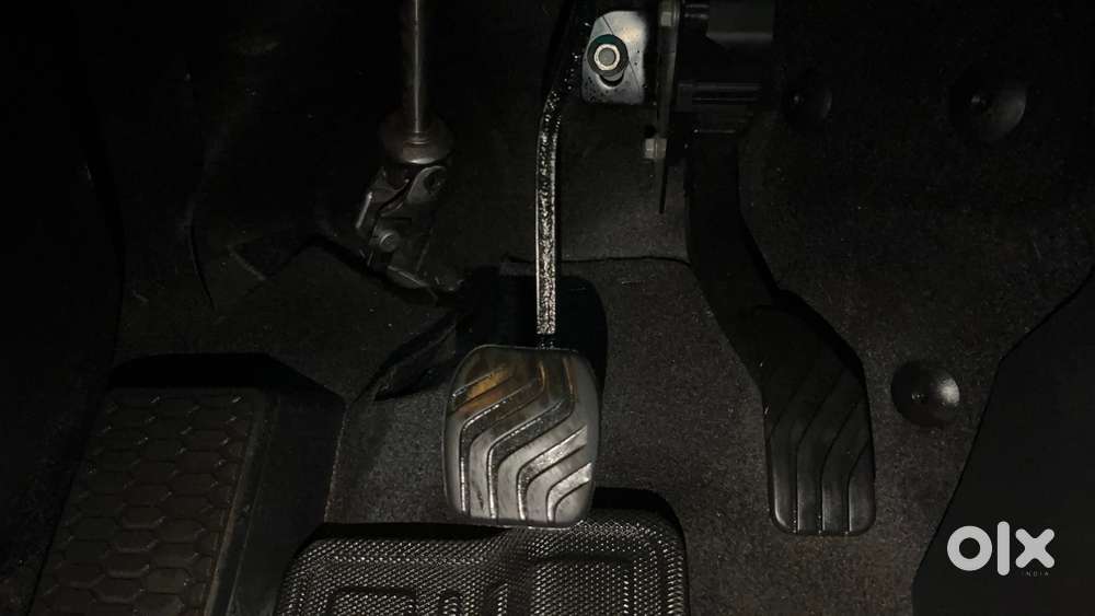 Nissan Magnite Kuro Edition Petrol Amt, 2025, Petrol