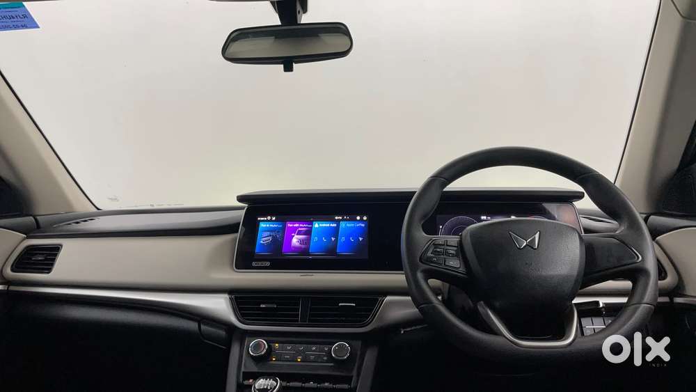 Mahindra Xuv700 2.0 Ax 5 Petrol Mt 7 Str, 2021, Petrol