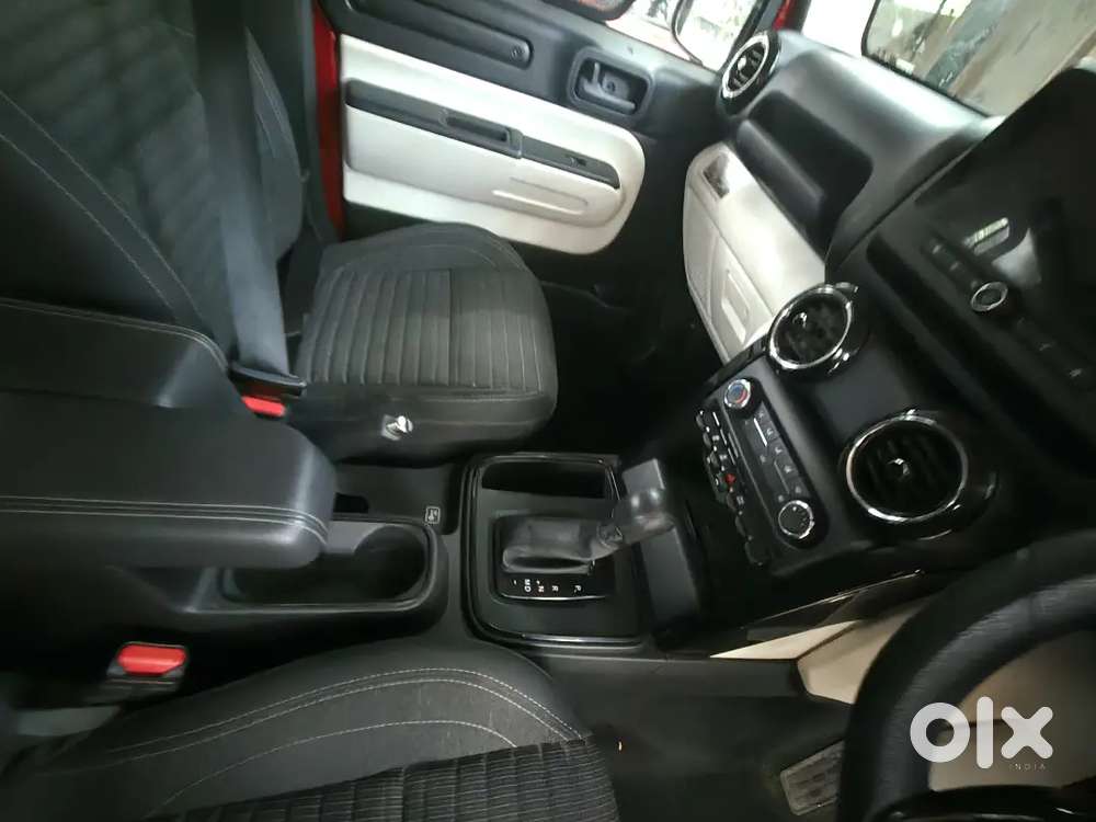Mahindra Thar Roxx Petrol 2024