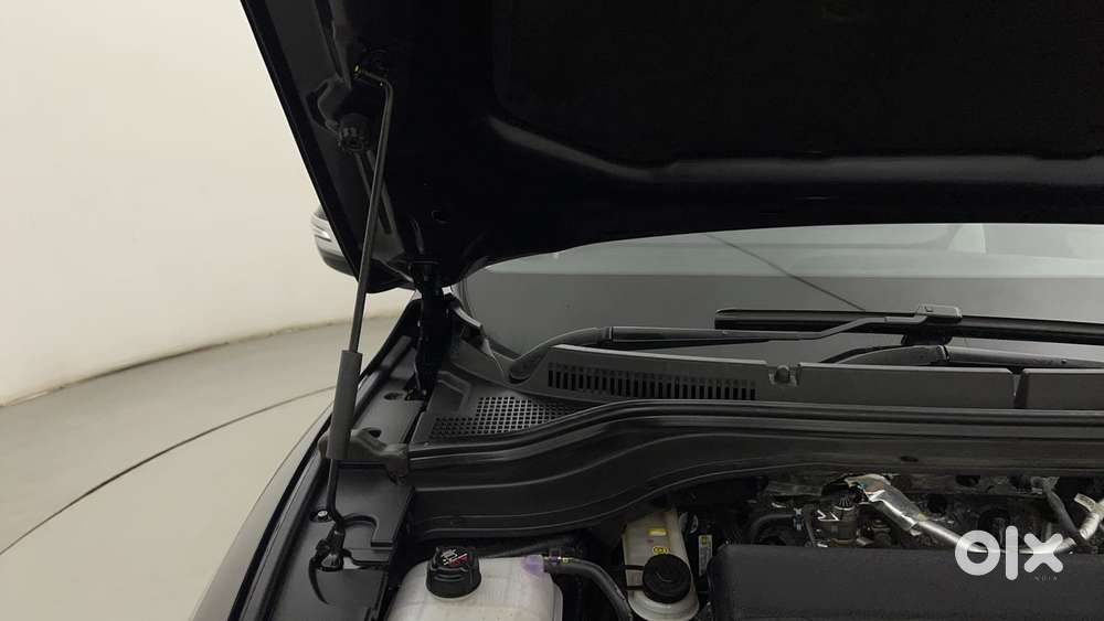 Mahindra Xuv700 2.2 Ax 5 Diesel Mt 7 Str, 2024, Diesel