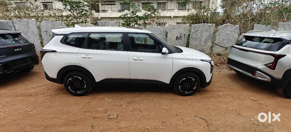 Kia Carens Hte  ( Ex) With Sunroof 2026