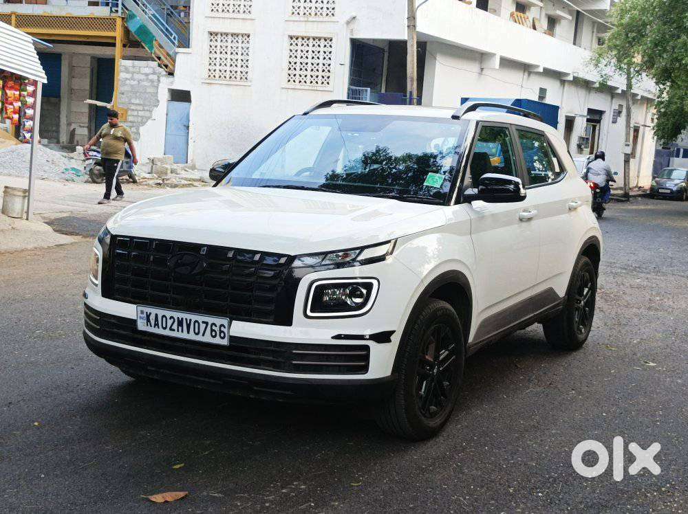 Hyundai Venue Sx(o) 1.0 Turbo Dct Knight Edition, 2024, Petrol