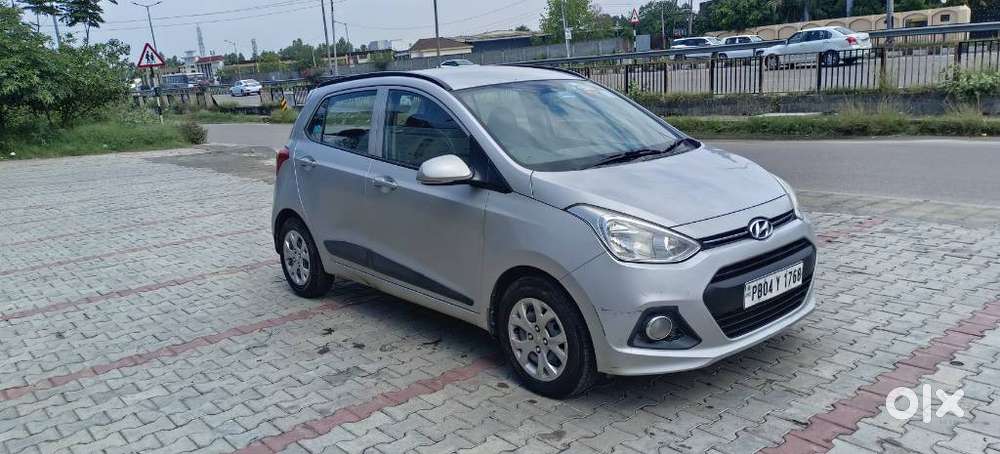 Hyundai Grand I10 1.2 Crdi Sportz Dual Tone, 2016, Petrol