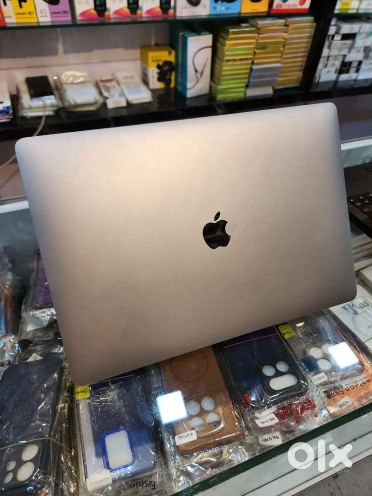 Macbook pro i7 16 256 good condition