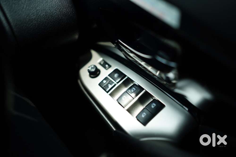 Toyota Innova Crysta 2.4 Z 7 Str, 2022