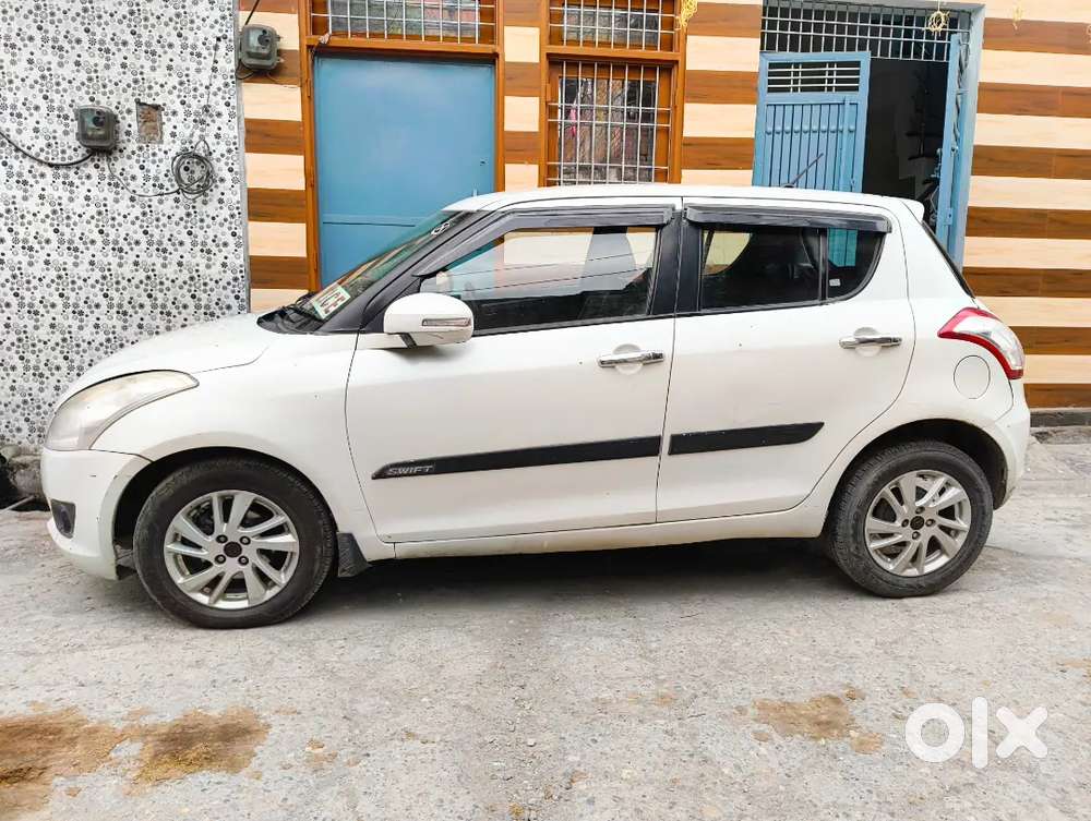 Urgent Sale Karni Hai 
Service 4tarik Ko Krayi 
New Seat Cover.