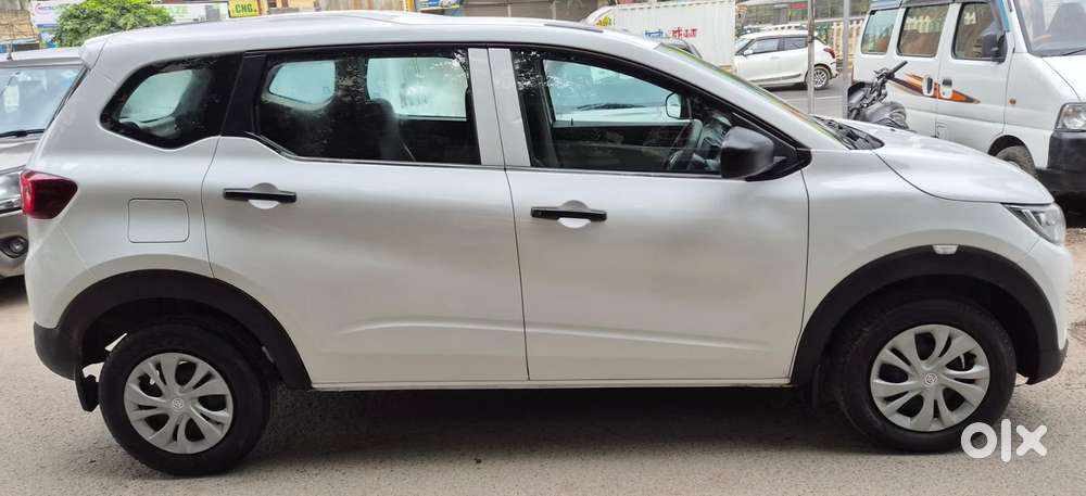 Renault Triber 1.0 Rxe, 2023, Petrol