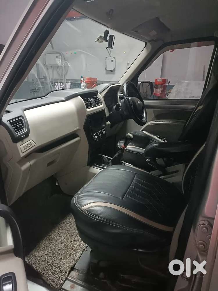 Mahindra Scorpio S6 Plus 2017