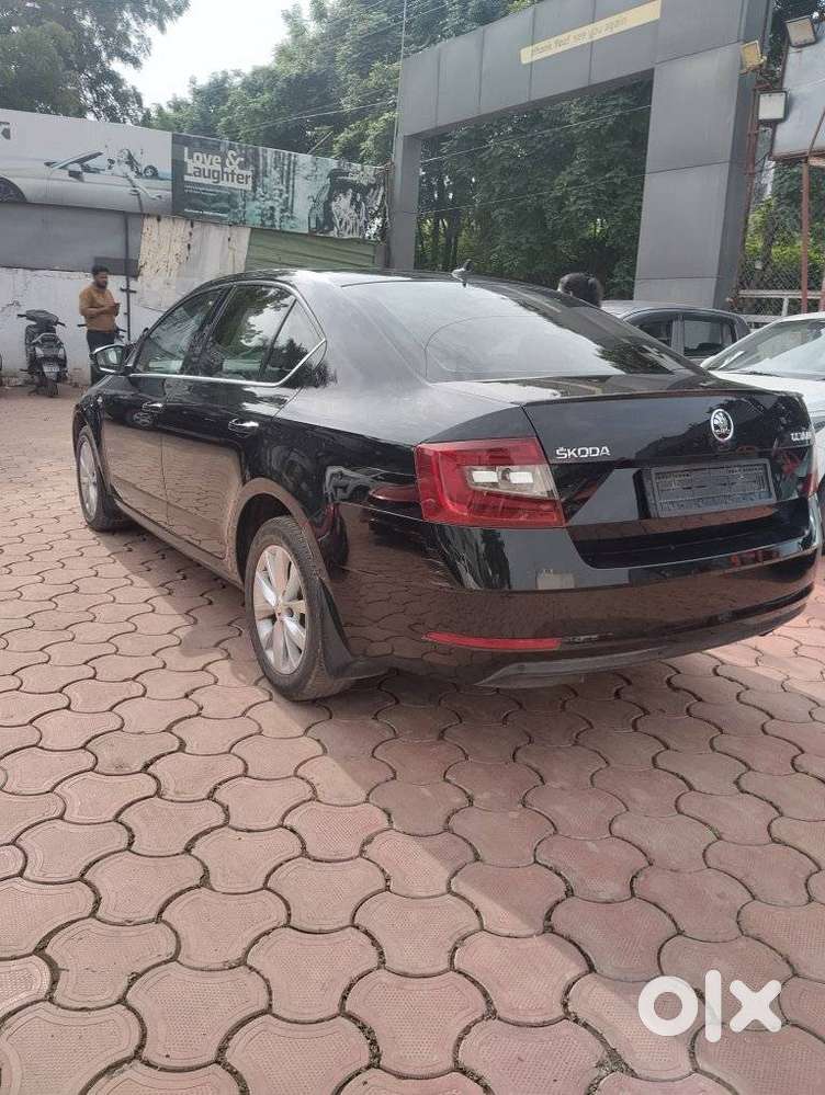 Skoda Octavia Elegance 1.8 Tsi At, 2018, Petrol