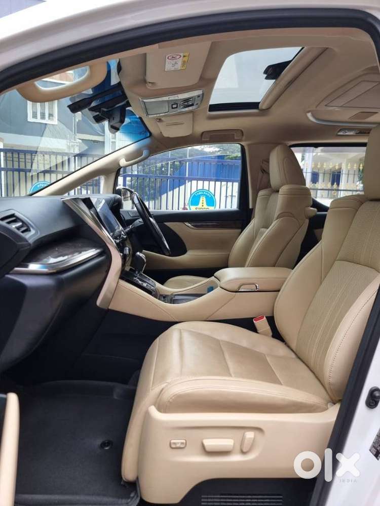 Toyota Vellfire 2.5 Hybrid, 2022, Petrol