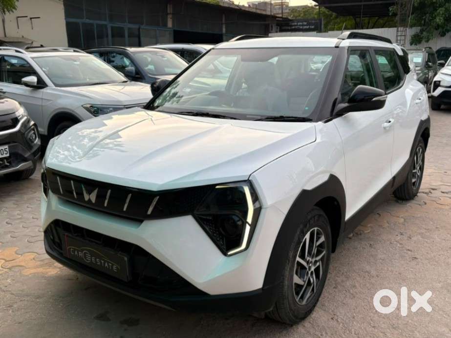 Mahindra Xuv 3xo Ax5 Pm Mt, 2025, Petrol