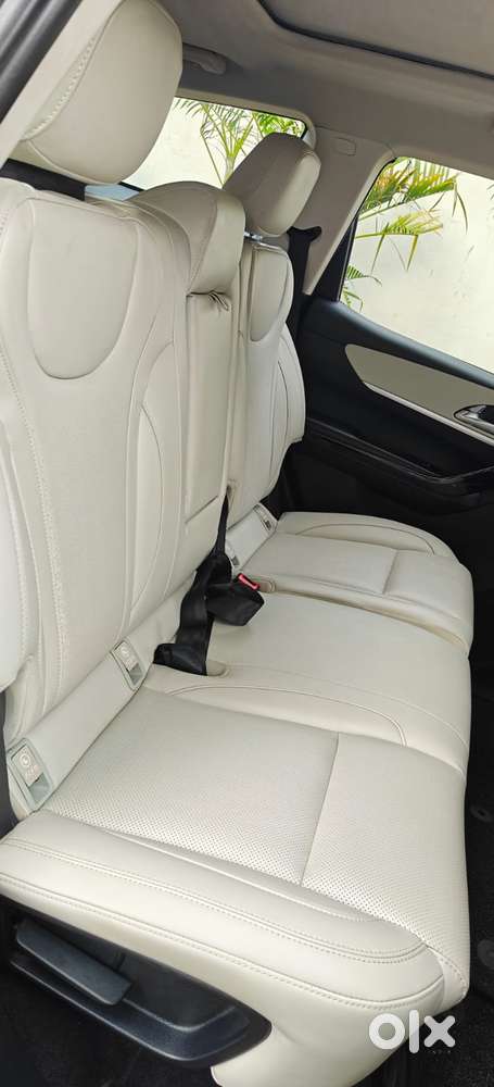 Mahindra Xuv700 2.2 Ax 7 Diesel At Str, 2025, Diesel