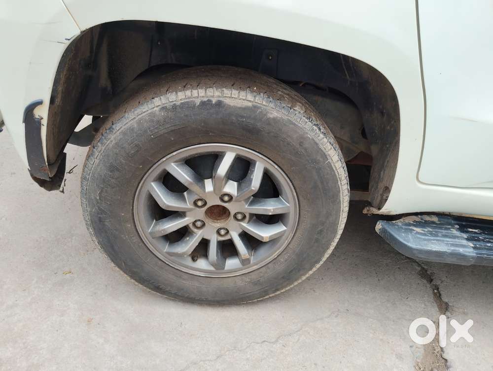 Mahindra Tuv 300 T10 Opt, 2018, Diesel