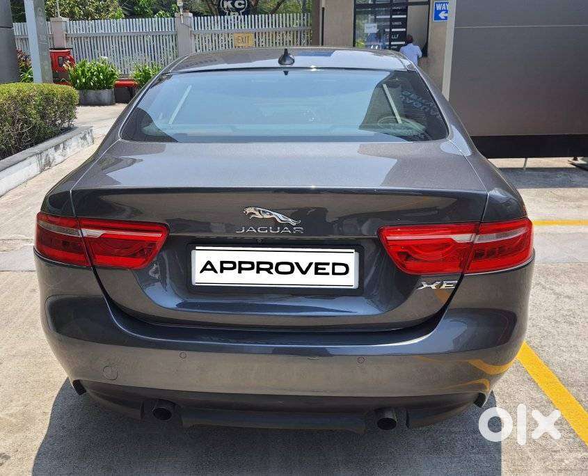 Jaguar Xe Portfolio, 2016, Petrol