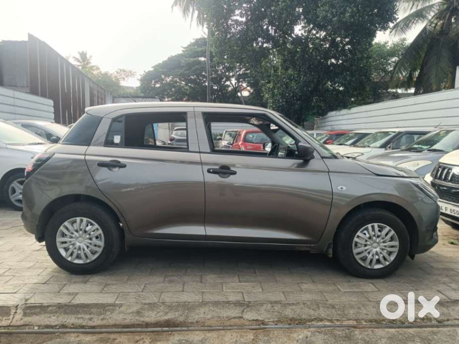 Maruti Suzuki Swift 1.2 Lxi (o), 2025