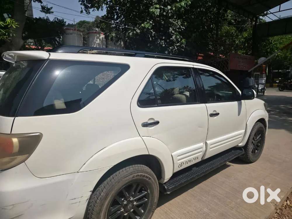 Toyota Fortuner 2015 Diesel 193000 Km Driven