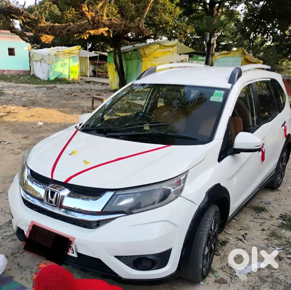 Selling 8 Seater Family Car Top Model Alloy Wheels, Everything Is Good